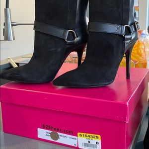 B2Shoes Leather Ankle Boots